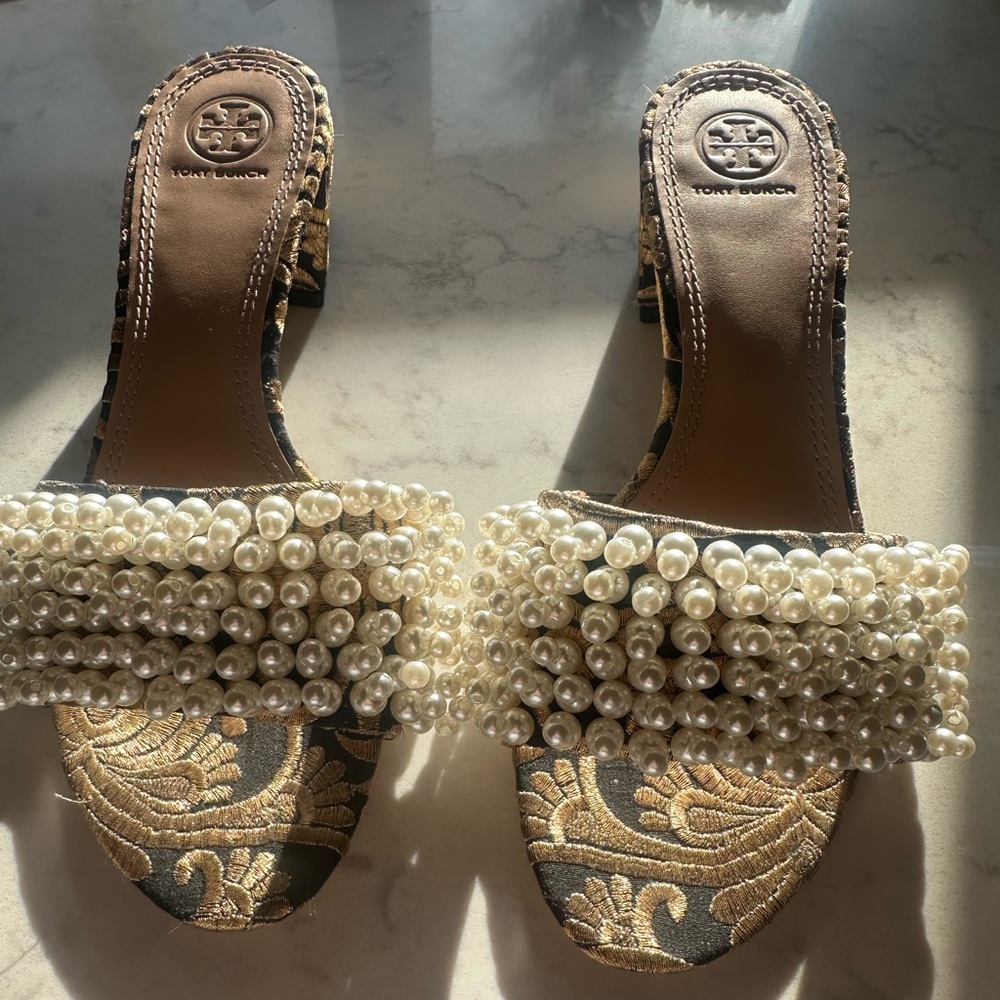 Tory Burch metallic brocade sandal with pearlescent beaded vamp. 8.5